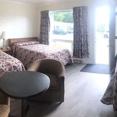 Century Motel Cornwall Bagian luar foto