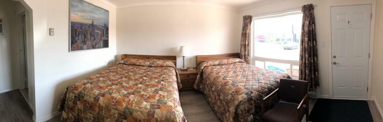 Century Motel Cornwall Bagian luar foto